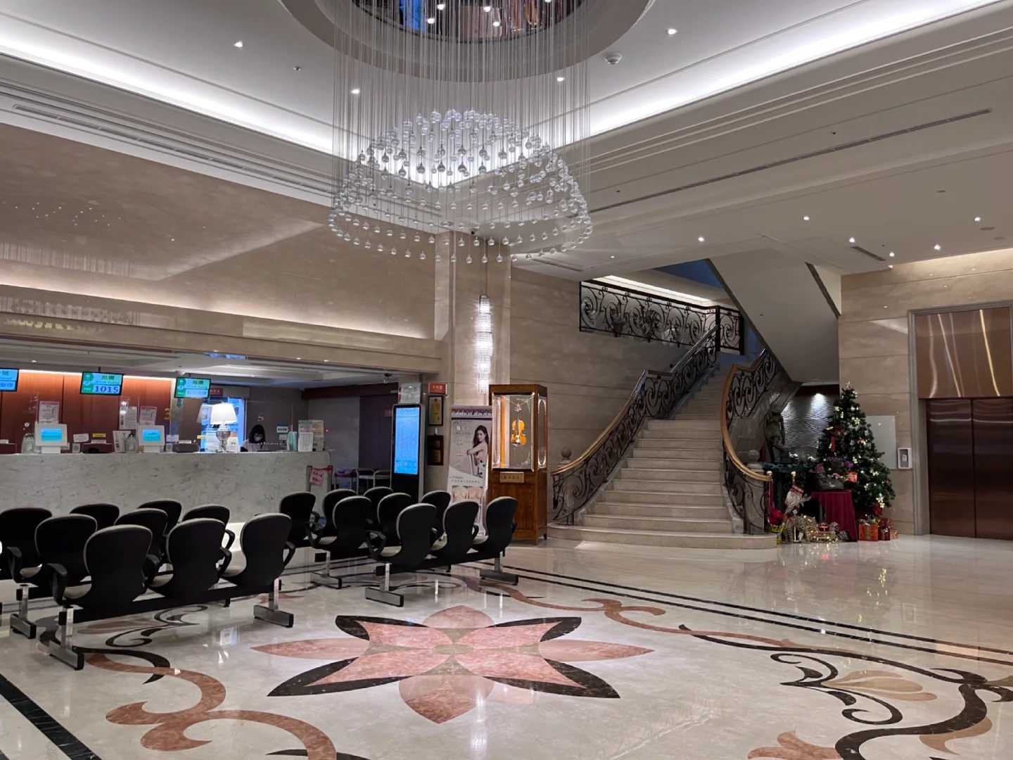 四川供卵试管网价格 2025在四川省人民医院做一次供卵三代试管婴儿多少钱?附